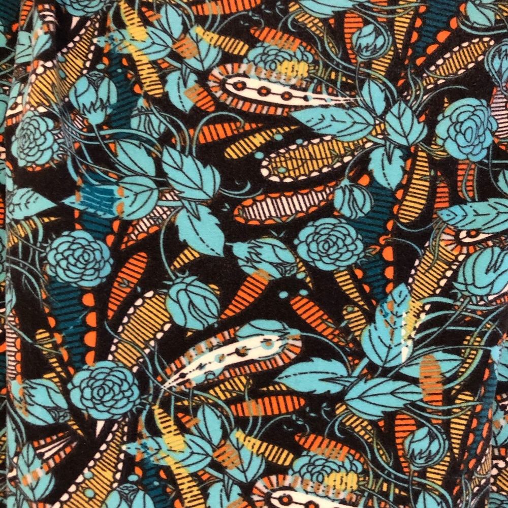 Gorgeous Lularoe floral TC Leggings